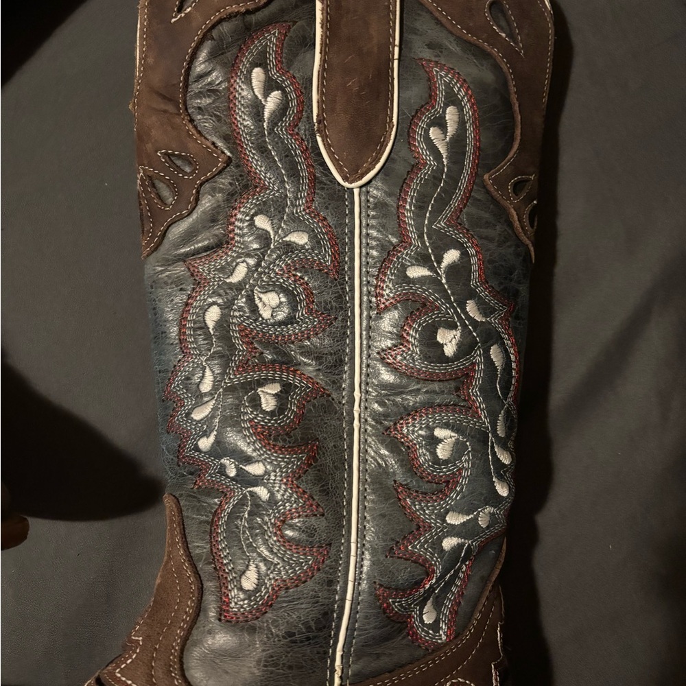 Brown Embroidered Western Cowgirl Boots - Picture 2 of 6
